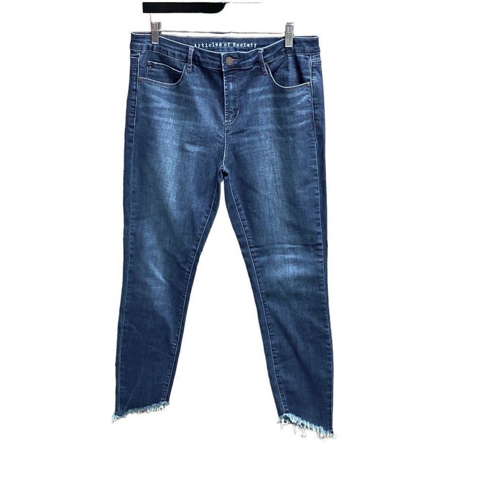 Articles Of Society High Rise Cropped Frayed Hem Jeans Size 32 NEW